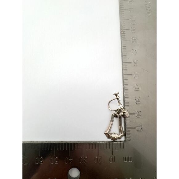 Vintage Art Deco Sterling Silver Geometric Openwork Screw-Back Earrings c. 1930s - Picture 5 of 5